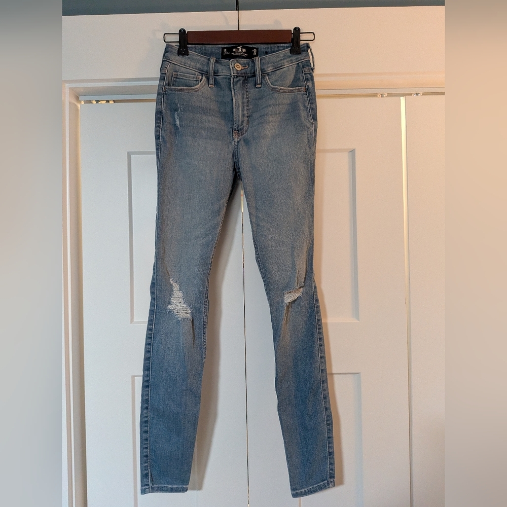 Hollister High Rise Super Skinny Size 1  W25 L28 Light/medium Wash